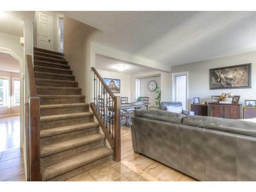 355 Mt Sparrowhawk Place Se, Calgary, AB - Indoor