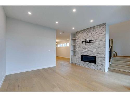 941-38 Street, Calgary, AB - Indoor With Fireplace