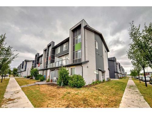 202-515 Redstone Walk Ne, Calgary, AB - Outdoor