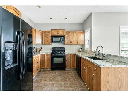 96 Elgin View Se, Calgary, AB - Indoor Photo Showing Kitchen