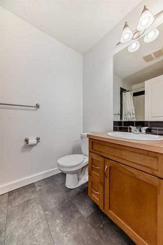 1410-11811 Lake Fraser Drive Se, Calgary, AB - Indoor Photo Showing Bathroom