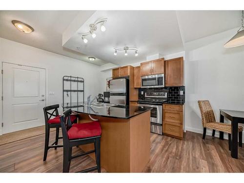 1410-11811 Lake Fraser Drive Se, Calgary, AB - Indoor Photo Showing Kitchen