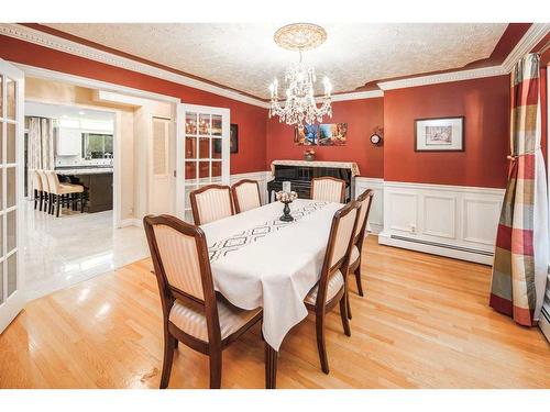 1154 Varsity Estates Drive Nw, Calgary, AB - Indoor Photo Showing Dining Room