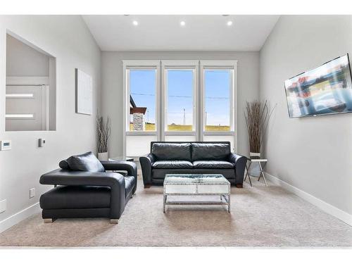 243 East Chestermere Drive, Chestermere, AB - Indoor Photo Showing Living Room