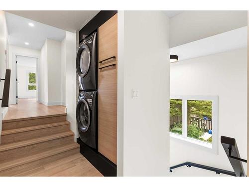 476 West Chestermere Drive, Chestermere, AB - Indoor Photo Showing Laundry Room