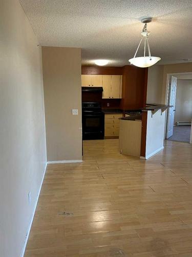 2409-12 Cimarron Common, Okotoks, AB - Indoor