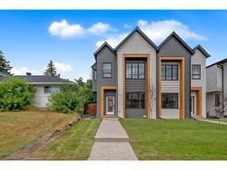 224 33 Avenue NE Calgary, AB T2E 2H6