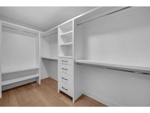 224 33 Avenue Ne, Calgary, AB - Indoor With Storage