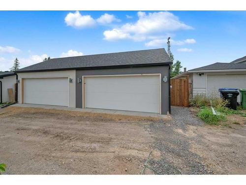 224 33 Avenue Ne, Calgary, AB - Outdoor With Exterior