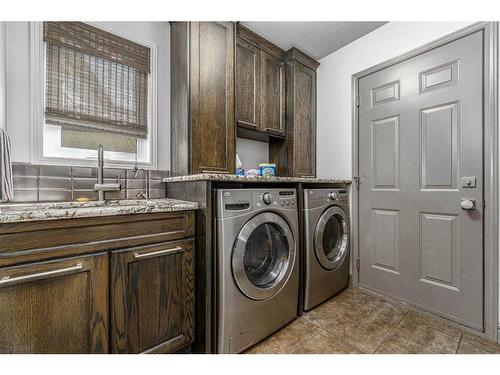 50 Hampstead Circle Nw, Calgary, AB - Indoor Photo Showing Laundry Room