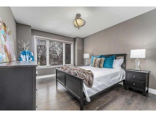 50 Hampstead Circle Nw, Calgary, AB - Indoor Photo Showing Bedroom