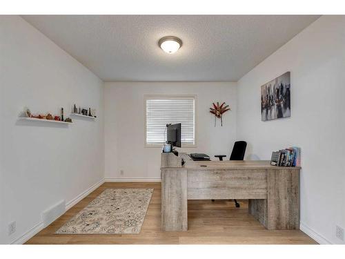 9 Cranwell Place Se, Calgary, AB - Indoor