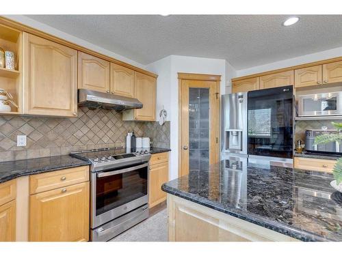 9 Cranwell Place Se, Calgary, AB - Indoor Photo Showing Kitchen