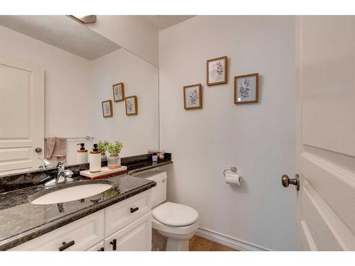 9 Cranwell Place Se, Calgary, AB - Indoor Photo Showing Bathroom