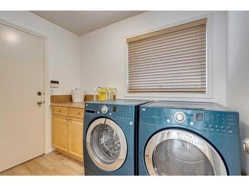 9 Cranwell Place Se, Calgary, AB - Indoor Photo Showing Laundry Room