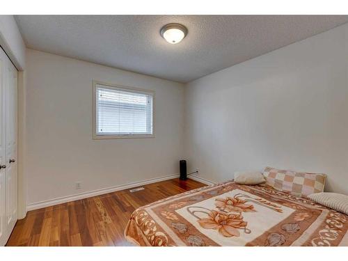 9 Cranwell Place Se, Calgary, AB - Indoor Photo Showing Bedroom