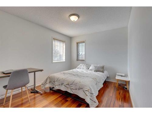 9 Cranwell Place Se, Calgary, AB - Indoor Photo Showing Bedroom