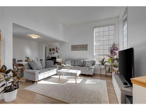 9 Cranwell Place Se, Calgary, AB - Indoor Photo Showing Living Room