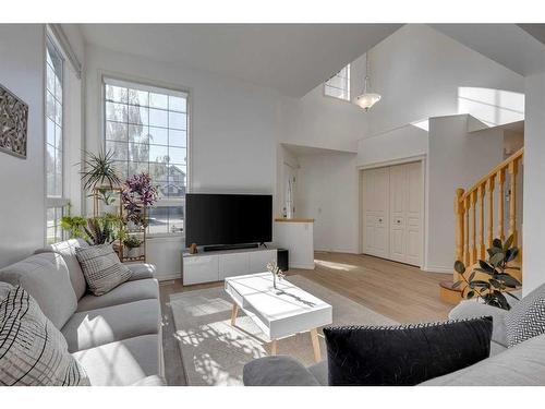 9 Cranwell Place Se, Calgary, AB - Indoor Photo Showing Living Room