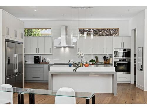 2603 14 Avenue Nw, Calgary, AB - Indoor Photo Showing Kitchen With Upgraded Kitchen