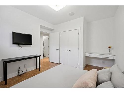 2603 14 Avenue Nw, Calgary, AB - Indoor