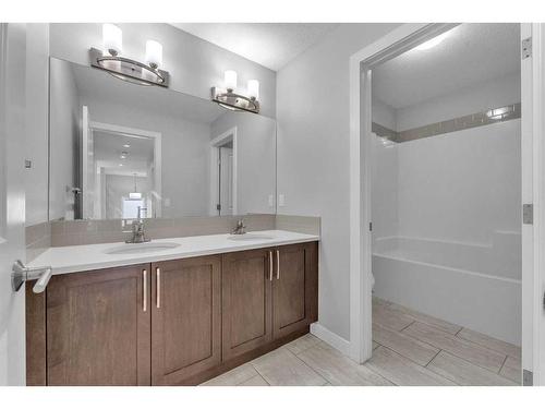 109 Kinniburgh Cove, Chestermere, AB - Indoor Photo Showing Bathroom