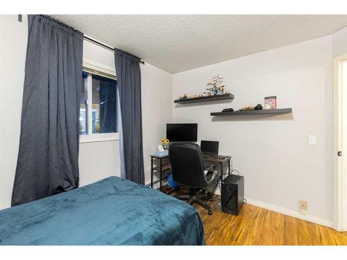 1-1928 26 Street Sw, Calgary, AB - Indoor Photo Showing Bedroom