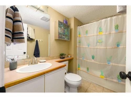 1-1928 26 Street Sw, Calgary, AB - Indoor Photo Showing Bathroom