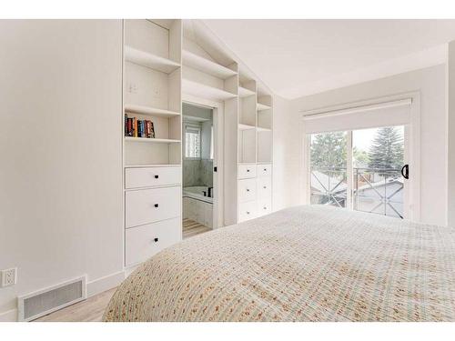 2045 49 Avenue Sw, Calgary, AB - Indoor Photo Showing Bedroom