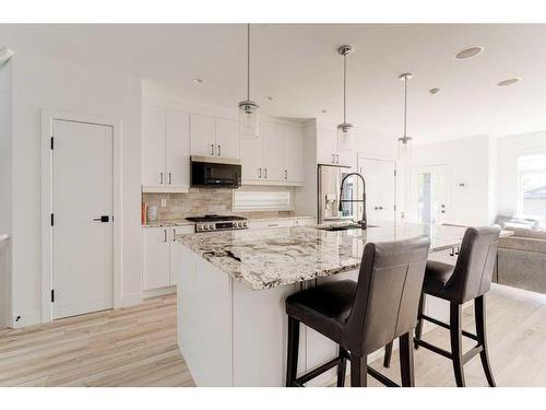 2045 49 Avenue Sw, Calgary, AB - Indoor Photo Showing Kitchen With Upgraded Kitchen