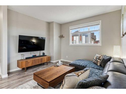 72 Copperstone Common Se, Calgary, AB - Indoor Photo Showing Living Room