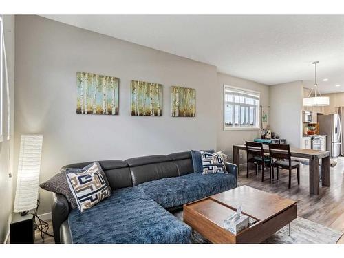 72 Copperstone Common Se, Calgary, AB - Indoor Photo Showing Living Room