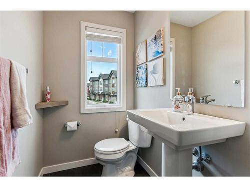 72 Copperstone Common Se, Calgary, AB - Indoor Photo Showing Bathroom