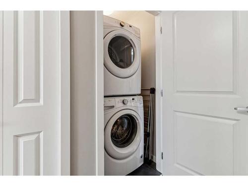 72 Copperstone Common Se, Calgary, AB - Indoor Photo Showing Laundry Room