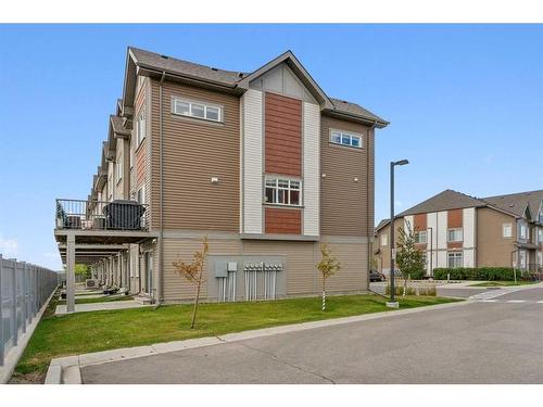 72 Copperstone Common Se, Calgary, AB - Outdoor