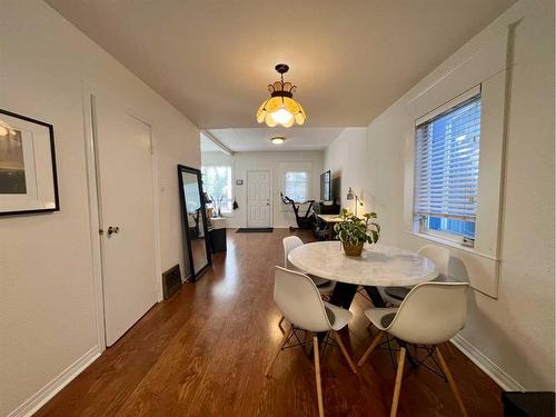 814 22 Avenue Se, Calgary, AB - Indoor Photo Showing Dining Room