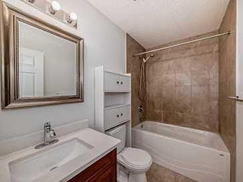 5020 Maryvale Drive Ne, Calgary, AB - Indoor Photo Showing Bathroom