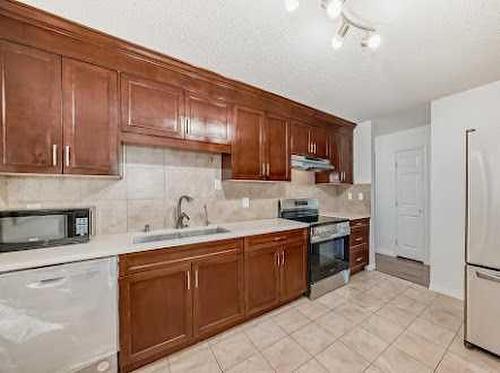 5020 Maryvale Drive Ne, Calgary, AB - Indoor Photo Showing Kitchen