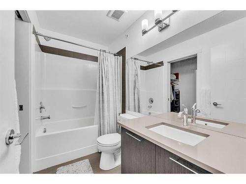 403-214 Sherwood Square Nw, Calgary, AB - Indoor Photo Showing Bathroom