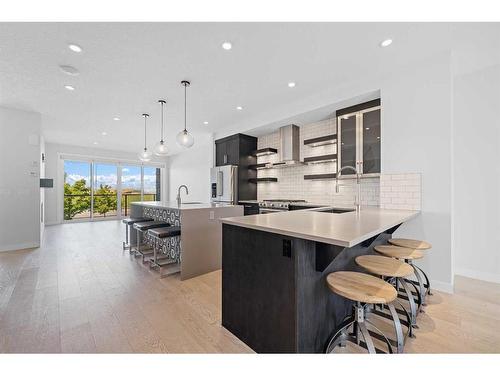 5604 37 Street Sw, Calgary, AB - Indoor Photo Showing Kitchen With Stainless Steel Kitchen With Upgraded Kitchen