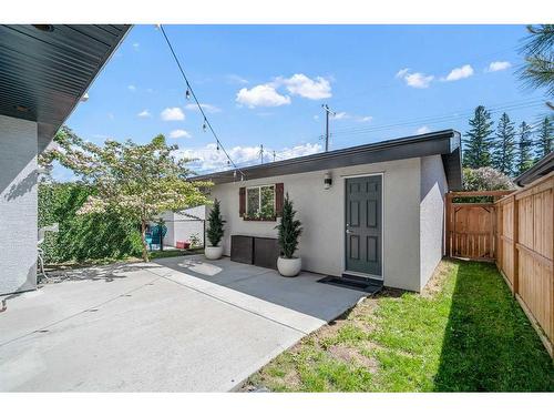 5604 37 Street Sw, Calgary, AB - Outdoor With Facade