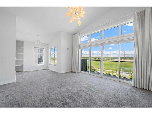 5604 37 Street Sw, Calgary, AB - Indoor Photo Showing Bathroom