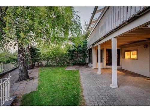 424 Berkley Crescent Nw, Calgary, AB - Outdoor