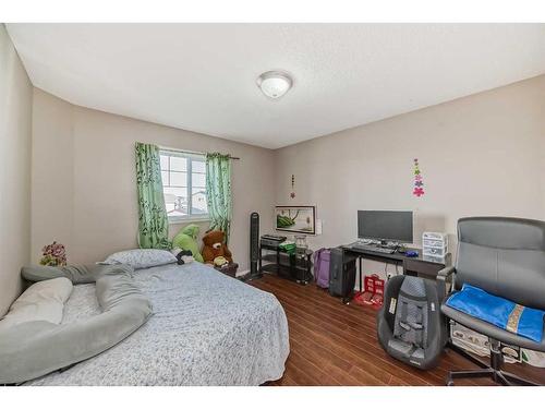 166 Tarawood Lane Ne, Calgary, AB - Indoor Photo Showing Bedroom