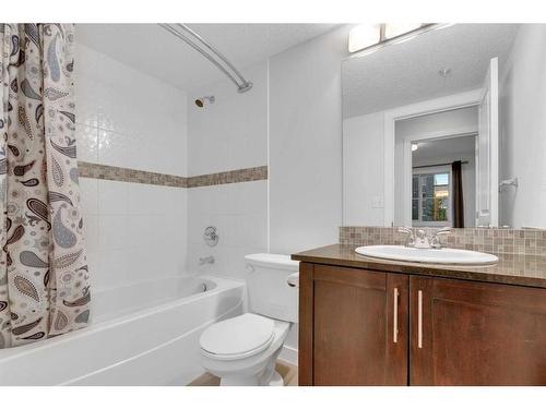 4114-1317 27 Street Se, Calgary, AB - Indoor Photo Showing Bathroom