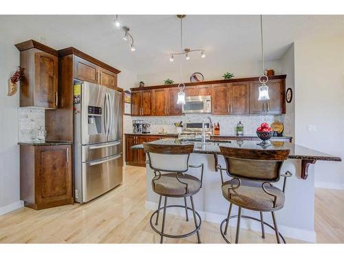 1622 Montrose Terrace Se, High River, AB - Indoor Photo Showing Kitchen