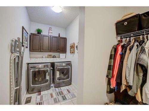 1622 Montrose Terrace Se, High River, AB - Indoor Photo Showing Laundry Room