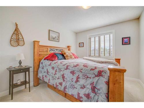 1622 Montrose Terrace Se, High River, AB - Indoor Photo Showing Bedroom