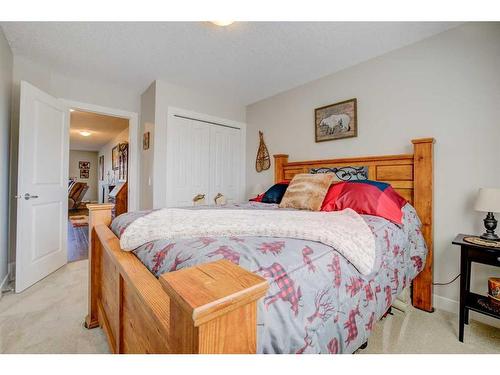 1622 Montrose Terrace Se, High River, AB - Indoor Photo Showing Bedroom