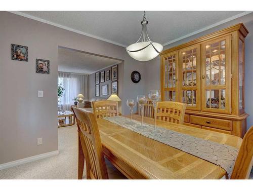 151 Deer Park Place Se, Calgary, AB - Indoor Photo Showing Dining Room